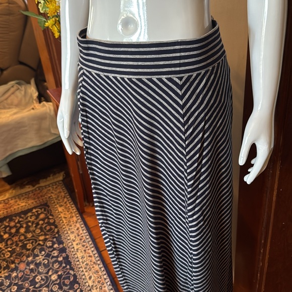 NWT Eddie Bauer size small Striped navy and White Maxi Skirt - Picture 3 of 6